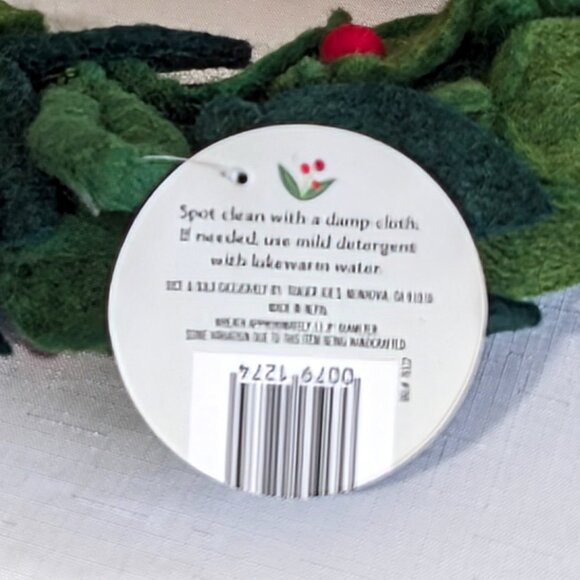 🎄Trader Joe's Handcrafted Felted Wool Christmas Wreath Holiday Decor 2025 NEW - Picture 4 of 4